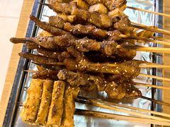 -烤满分·东北烧烤(首经贸店)