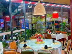 -刘姐啤酒鱼民族演艺餐厅(西街总店)