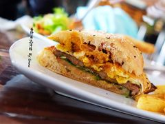 -12 Rocks Beach Bar Cafe