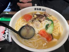 -蒙自源米线大王(东站店)