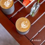 春光正好，赏花逗猫喝一杯咖啡｜南泊山咖啡
