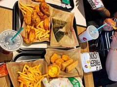 -肯德基(中纬店)