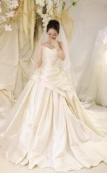 -台湾蔡美月婚纱租赁