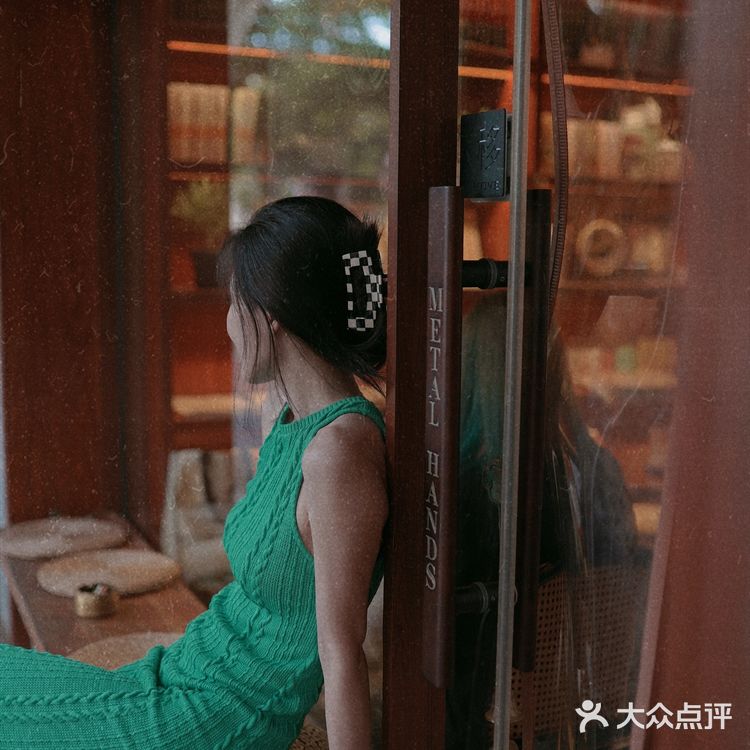 我们会不会相遇 在街角的咖啡店