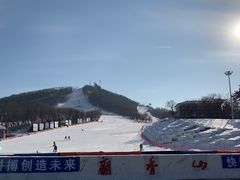 -庙香山滑雪场