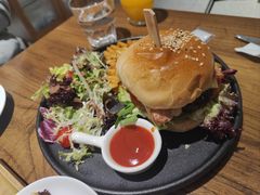 安格斯香煎牛肉汉堡-榖屋house of flour(张江首店)