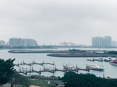 -皇马海口湾海景酒店(万绿园秀英港店)