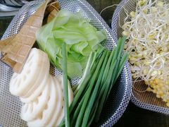 -渝嘴小老弟老火锅(华新村店)