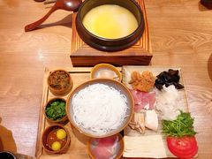 蒙自过桥米线-麦麦山云南菜(复地活力城店)