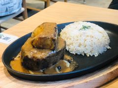 铁板鹅肝菲力牛排配蒜蓉炒饭-FOMO Modern Spanish Bistro