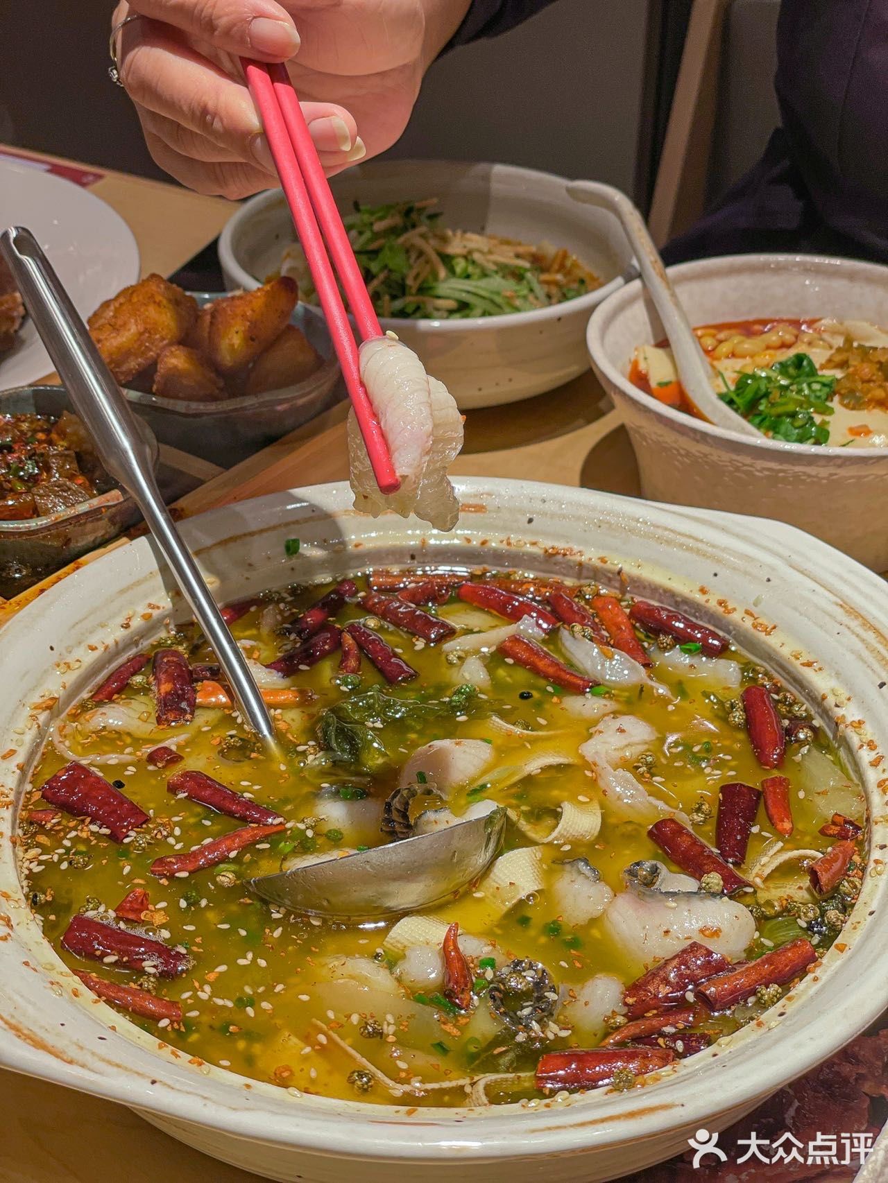 · 餐牌上80多道西北美食 人均 45