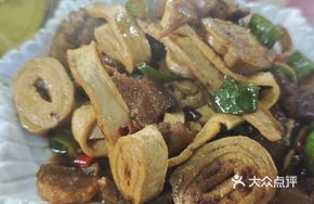 Smelly Tofu Roll with Braised Pork