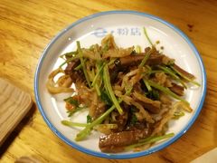 沙姜捞牛展拼金钱肚-e+粉店(康王北路店)