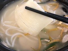 -桥香园过桥米线(国贸店)