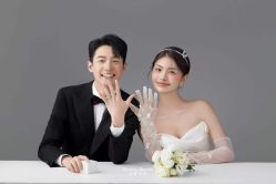 -喜爱高定婚纱摄影