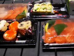-万岁料理回转寿司(华贸店)