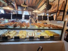 面包甜点陈列柜-仙峰天然面包(迎宾路店)