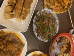 -爆炸头阿姨小四川正宗川味小吃(无任何分店)
