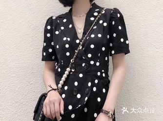 作为一个善变的女孩，每当换季，流行风向转变的时候