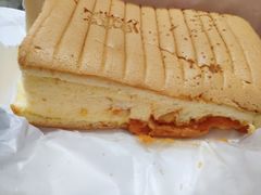 流心咸蛋黄蛋糕-汤姆大师傅鲜香牛肉饼(深圳保利文化广场店)