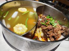 秘制鲜牛腩鸳鸯锅-今日炊牛·潮汕牛肉火锅(华采天地店)