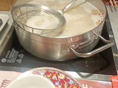 -尚尚仙·酸汤猪手·猪肚鸡火锅(华联万柳购物中心店)