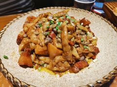 烧肉炖黄金勾-95号酱骨·一块豆腐(展春园西路店)