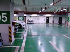 -飞洲国际广场-地下停车库