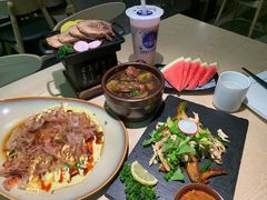 -酉品食厅·居酒小食堂(无锡蠡湖科研大厦店)
