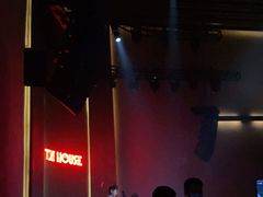 -TZ House音乐现场(来福士中心店)