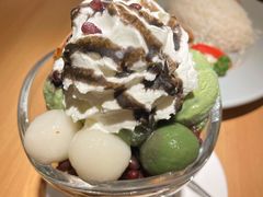 绿茶丸子芭菲-Lia Cafe Bar Restaurant松山咖啡屋