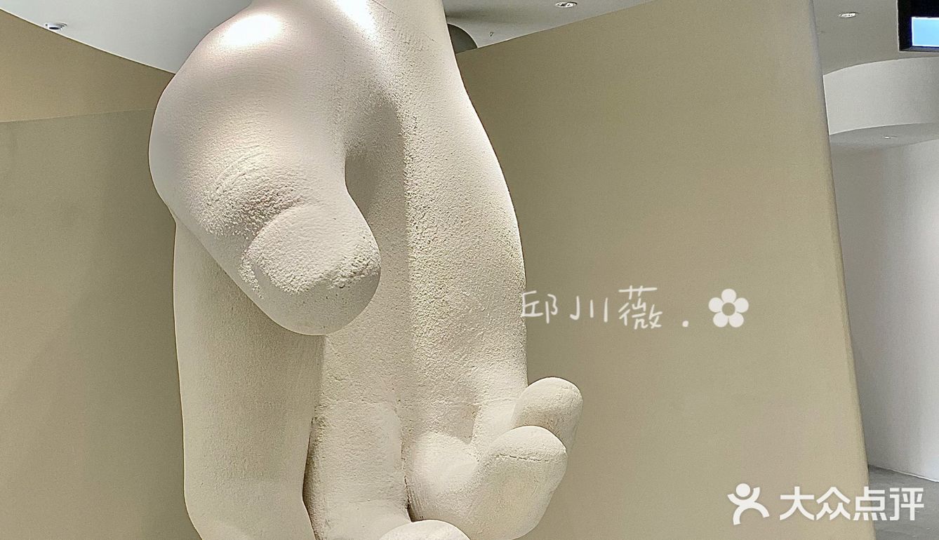宝藏甜品新店｜空间？艺术？新晋sheng地～拍照也太棒了吧！