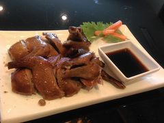 公馆家藏熏乳鸽-卫鼎轩·家宴(水上公园店)