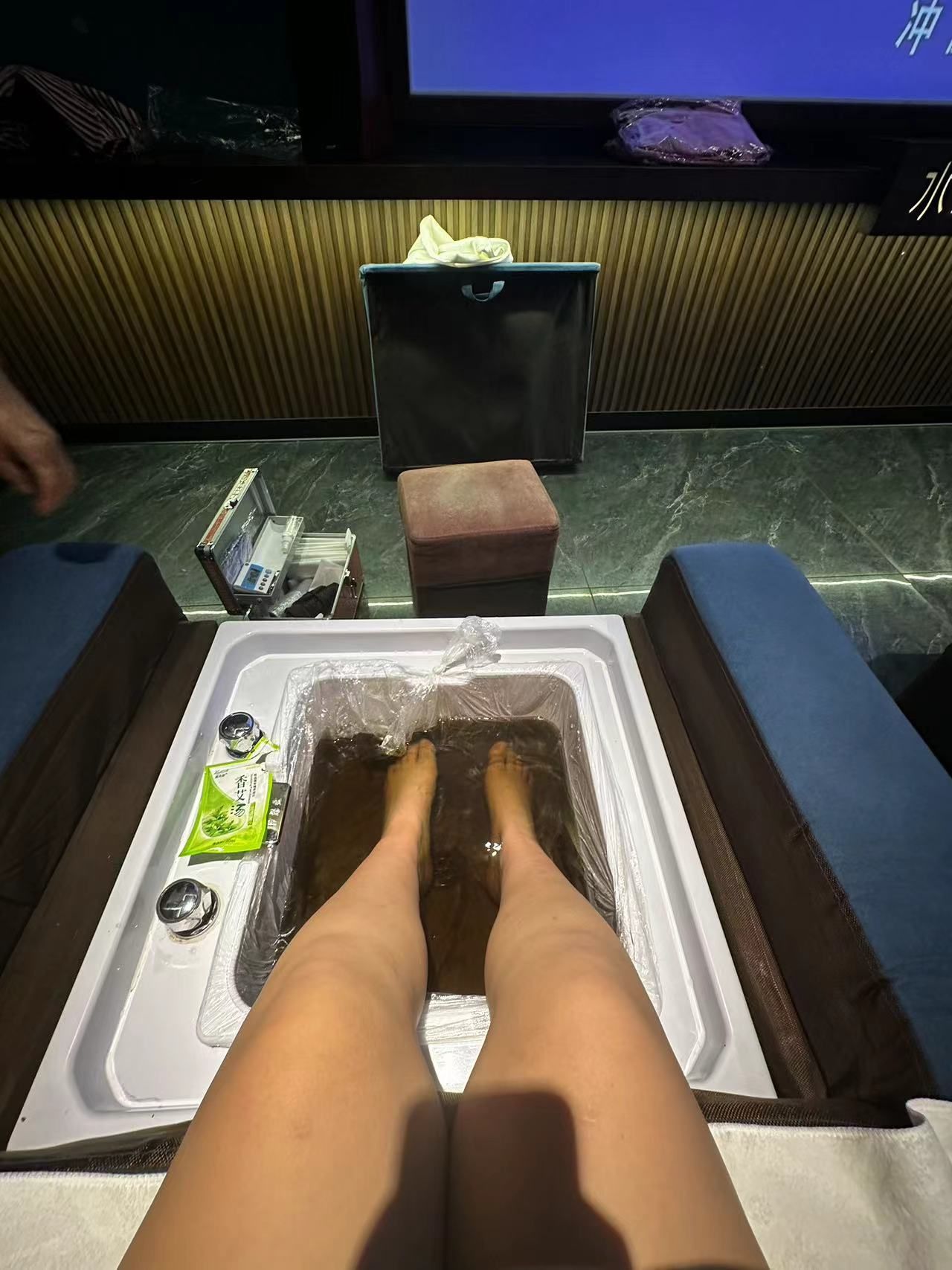 成年人洗澡按摩