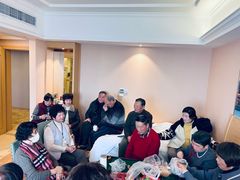 -维也纳国际酒店海新国际博览中心康桥地铁站店-地面停车场