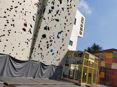 -问山MountQuest攀岩馆