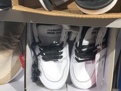 -唯品会(北京国瑞城店)