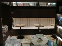 -钟书阁(群光广场店)