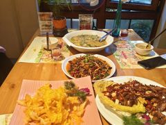 -月亮眼花园餐厅书吧酒吧