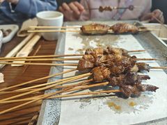 鲜嫩牛小串-管氏翅吧(地安门创始店)