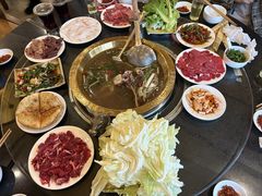 -周老三跷脚牛肉·全牛火锅(非遗传承店)