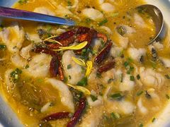 老坛酸菜鱼-粉墨特色菜·烧烤音乐酒馆