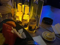 -FOUR PLAY BAR