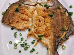 香煎鲳鱼-东方御宴海鲜酒楼(棕泉酒店)