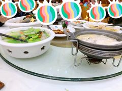 -东豪园林海鲜酒家(南港路辅路店)