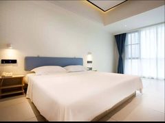 -荷逸唐电竞酒店(上海惠南地铁站店)