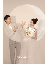 -雪中彩影婚纱摄影·微光艺术中心