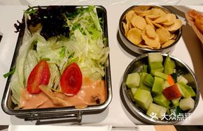 Low-Fat Green Vegetable Thousand Island Salad
