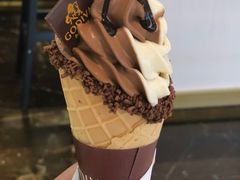 巧克力香草混合甜筒-GODIVA(海岸城店)