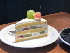 无花果奶油蛋糕-black rainbow coffee